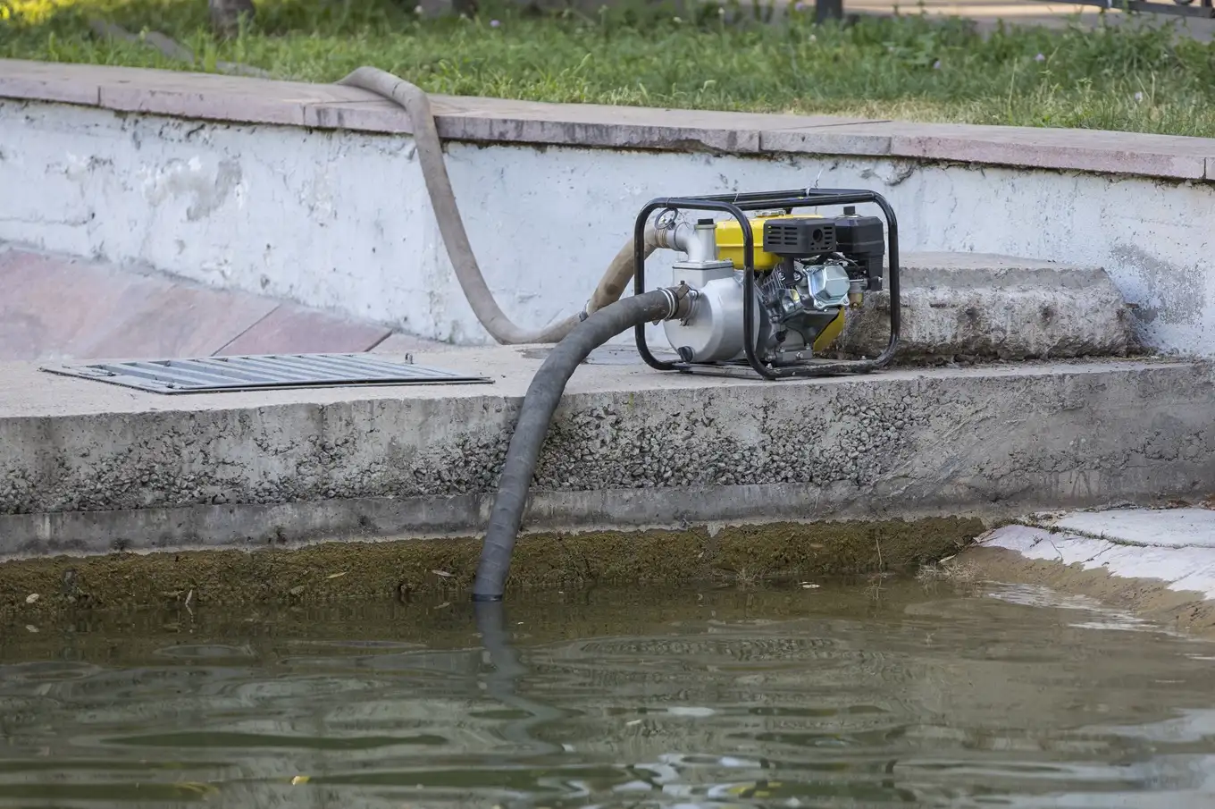 pompowanie wody z jeziora